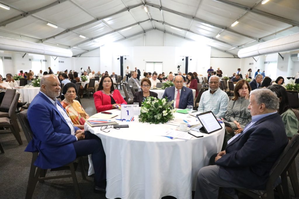 Educación para Vivir mejor Roberto Fulcar y algunos invitados